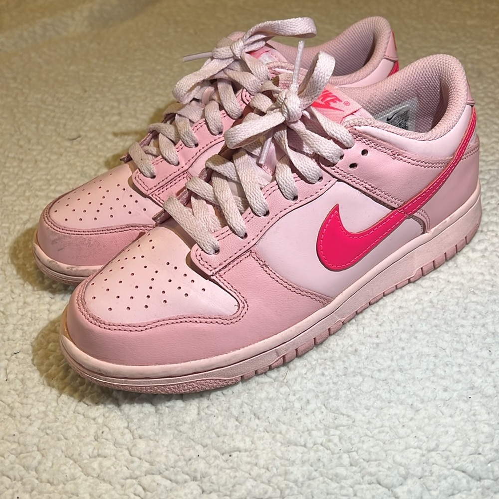 Pink Nike dunks - Picture 3 of 6